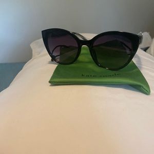 Kate Spade sunglasses black never worn